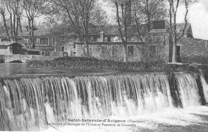 ancienne carte postale de La Sorgue et barrages de l'Usine et Papeterie de Gromelle à Saint-Saturnin-lès-Avignon